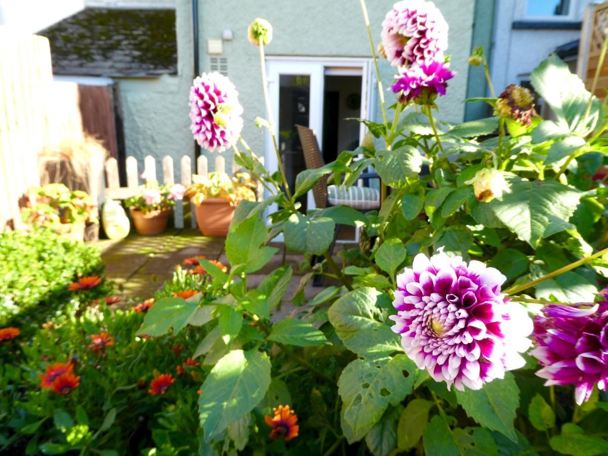 Chic 2-Bedroom Townhouse In Vibrant Abergavenny Exteriér fotografie