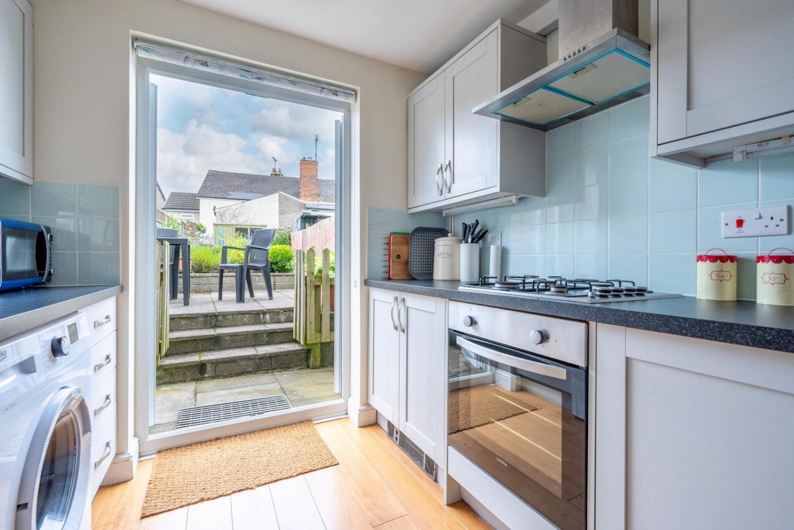 Chic 2-Bedroom Townhouse In Vibrant Abergavenny Exteriér fotografie