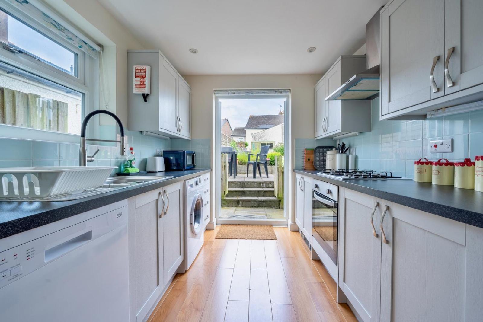 Chic 2-Bedroom Townhouse In Vibrant Abergavenny Exteriér fotografie