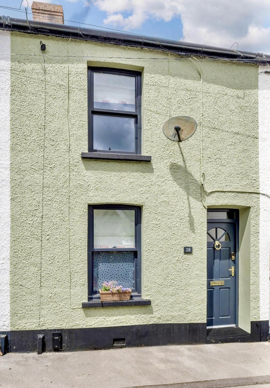Chic 2-Bedroom Townhouse In Vibrant Abergavenny Exteriér fotografie